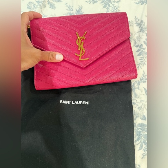 SAINT LAURENT 
Grain De Poudre Matelasse Chevron Monogram Envelope Clutch - Picture 16 of 16